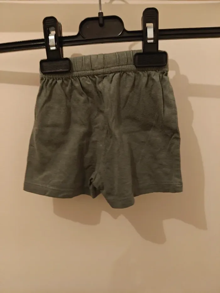 Short 6 mois - photo numéro 3