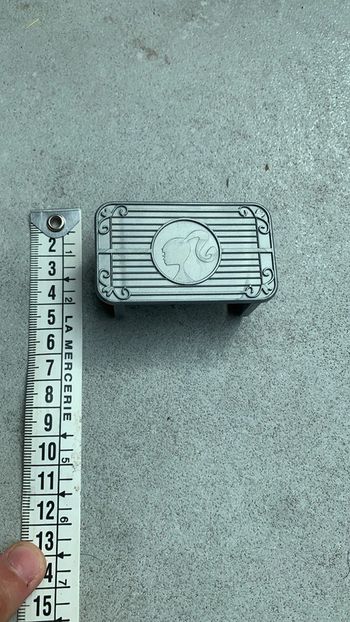 Table basse jouet miniature barbie grise