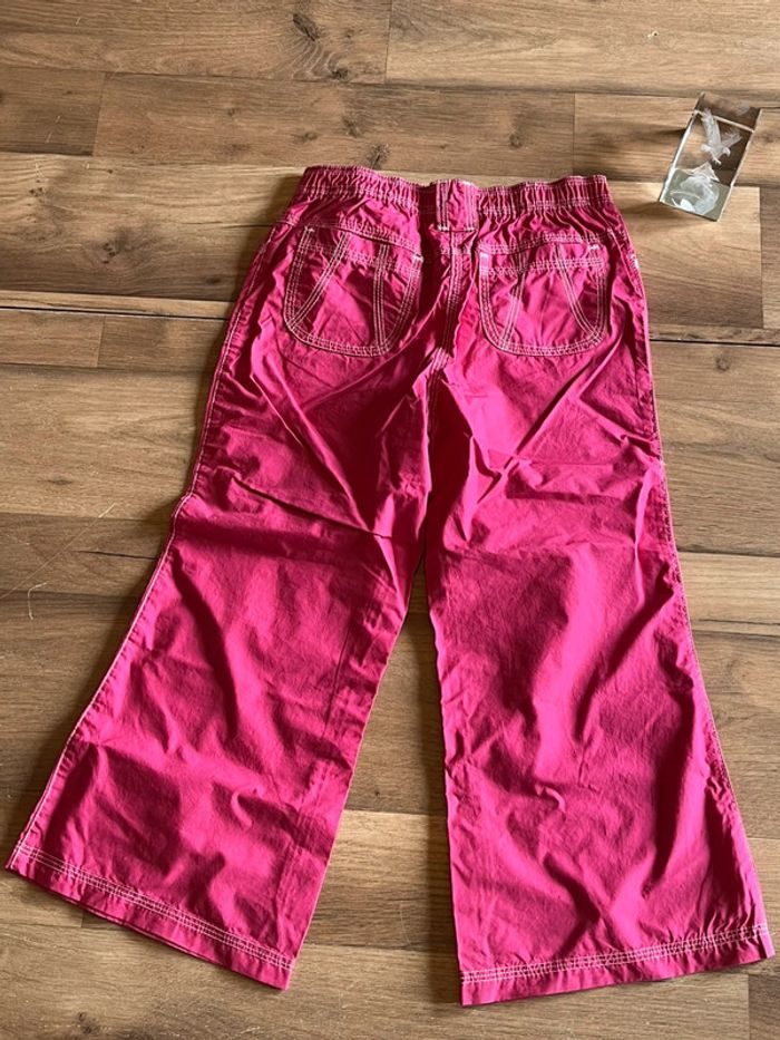 Je vend un pantalon large fille taille 4ans neuf avec étiquette - photo numéro 2