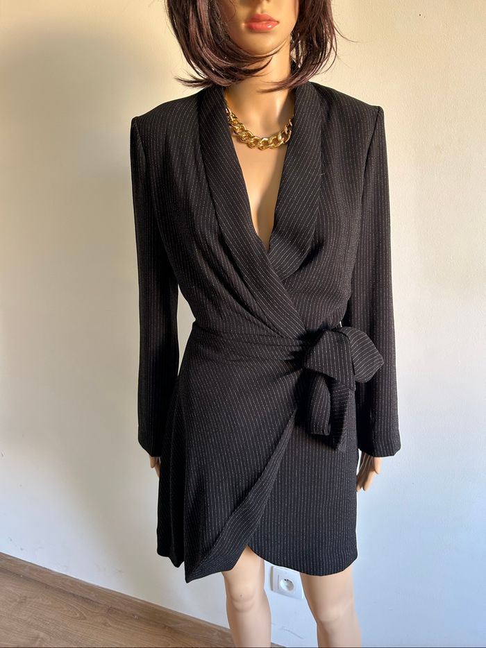 Robe portefeuille noire neuve avec rayures Morgan taille 38 (valeur 75€)
