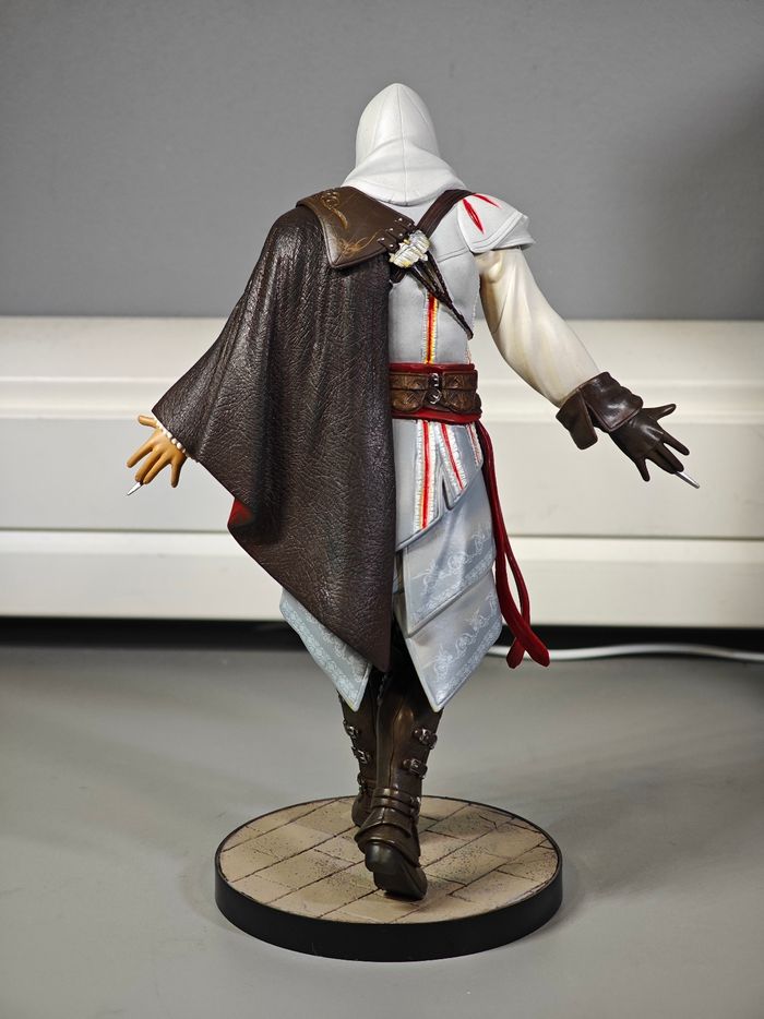 Assassin's Creed II White Édition - XBox 360 - Jeu, figurine et boite - photo numéro 5