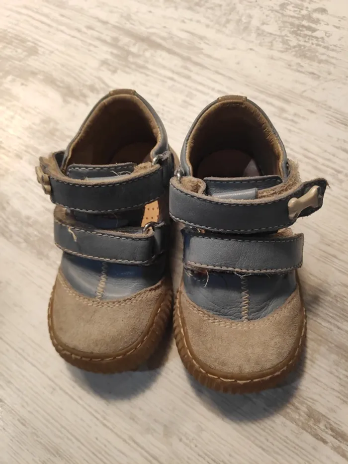 Bottines garçon. Pointure 20. - photo numéro 2
