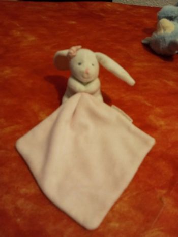 Doudou lapin mouchoir blanc et rose