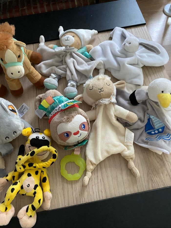 Lot de doudous et petite peluches - photo numéro 3