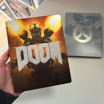 Lot 2 jeux xbox one doom overwatch origins edition