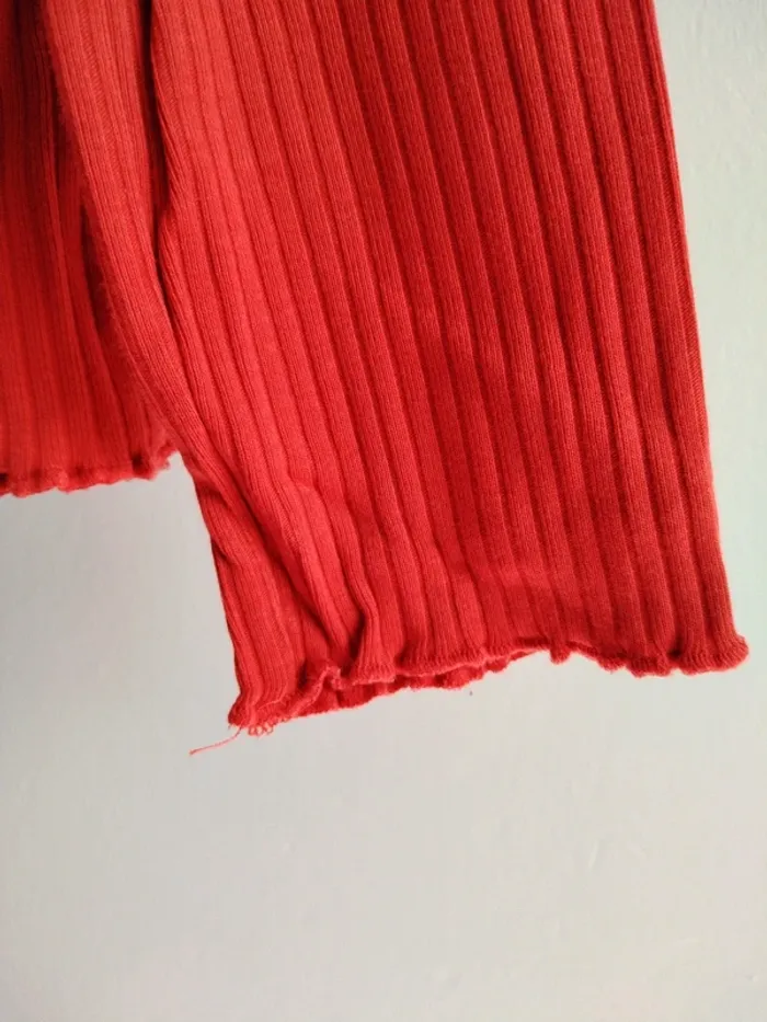 Sous-pull côtelé rouge uni H&M 7/8 ans - photo numéro 3