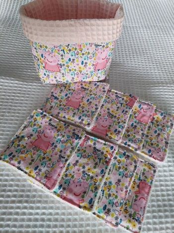 Lot de 8 lingettes et leur panier peppa pig
