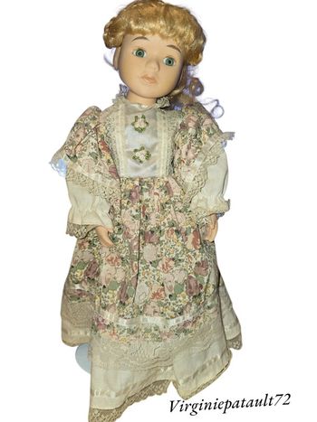 Poupée collection 40 cm