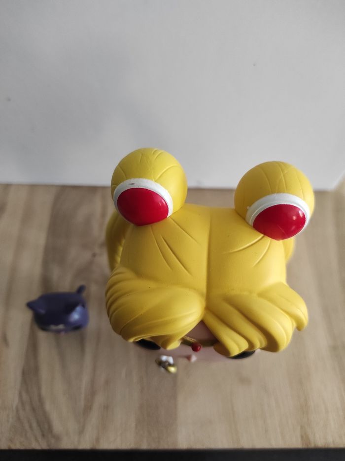 Figurine Funko pop Sailor Moon with Moon Stick and Luna 90 SANS boîte - photo numéro 5