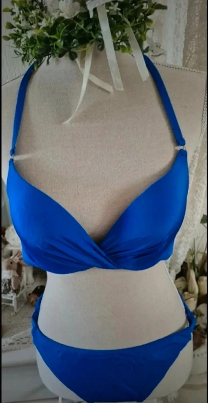 Maillot de bain bleu 2 pièces Taille 40/42 Neuf - photo numéro 3