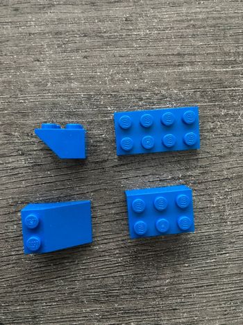 Lego bleu