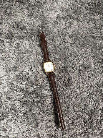 Montre pour femme basic classe  