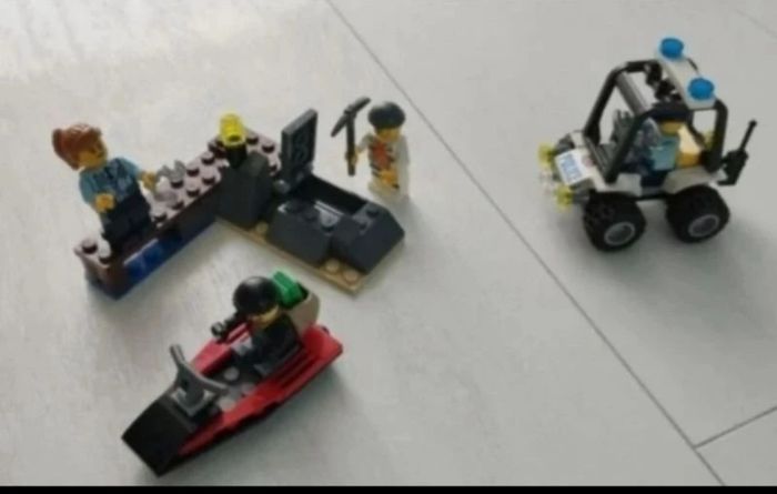LEGO CITY 60127_l'ensemble de démarrage de la prison en haute mer - photo numéro 2