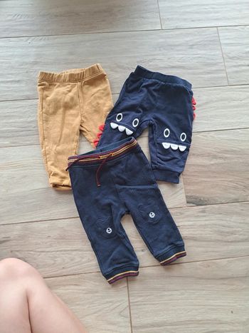 Lot 3  pantalons 9 mois