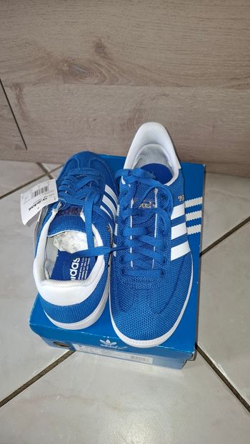 Chaussure adidas neuve