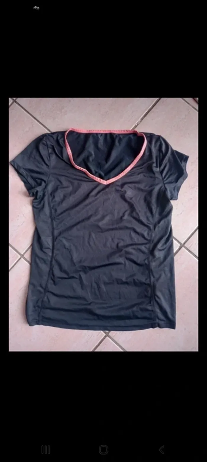 Tee-shirt 👕 de sport t.40