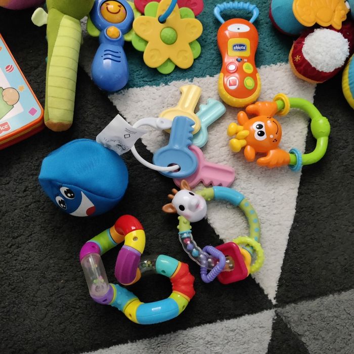 Lot de jouets pour bébé - photo numéro 2