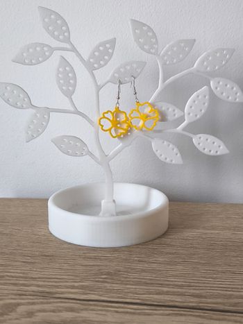 Boucles d'oreilles hibiscus jaune - impression 3D peintes et vernis à la main
