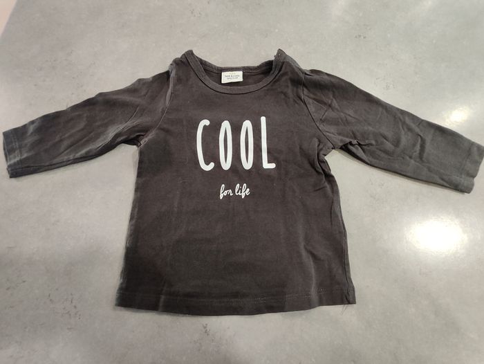 Lot de vêtements bébé garçon t-shirt, gilet et pantalons– Taille 12 mois - photo numéro 5