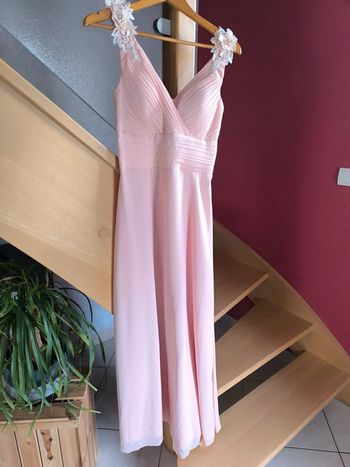 Très belle robe de cérémonie taille 38- 40 en très bon état
