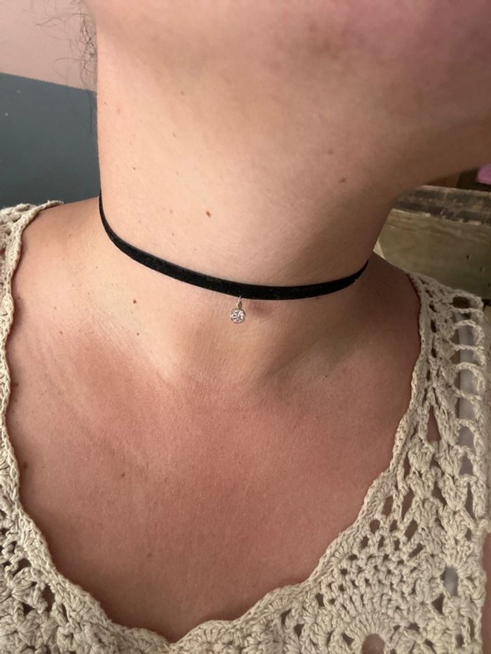 Ras de cou noir velours et petit brillant