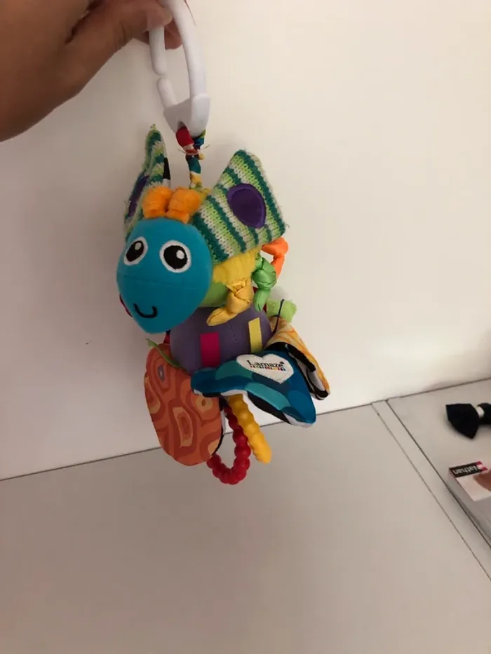 Jouet d’éveil / hover abeille vibrante Lamaze