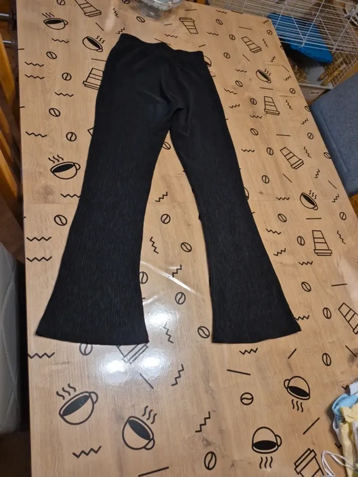 Pantalon patte d éléphant légé 9/10 ans - photo numéro 2