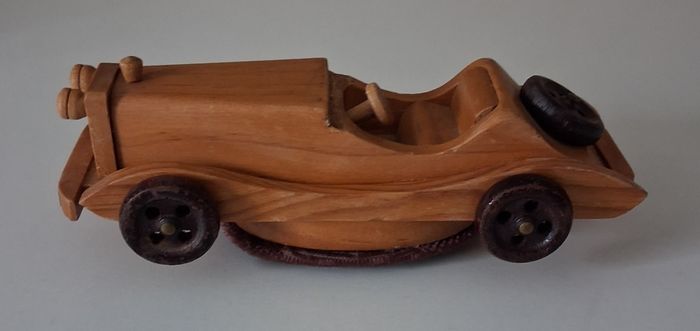 Mercedes en bois vintage de collection - photo numéro 2