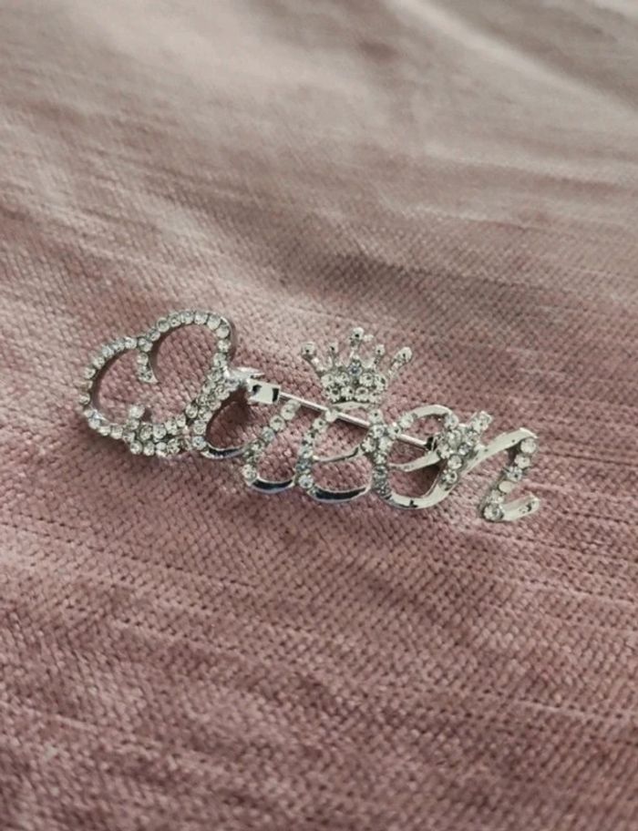 Broche argentée Strass