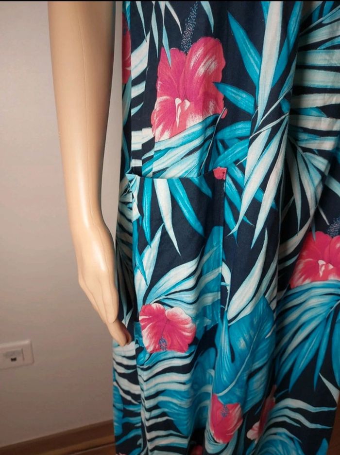 🌴 T.44 - Robe d'été à bretelles - Motif
fleurs tropicales - photo numéro 2