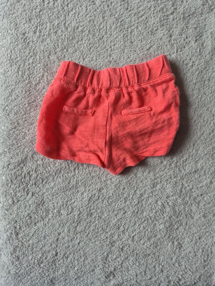 Short 6/9 mois 74 cm - photo numéro 3