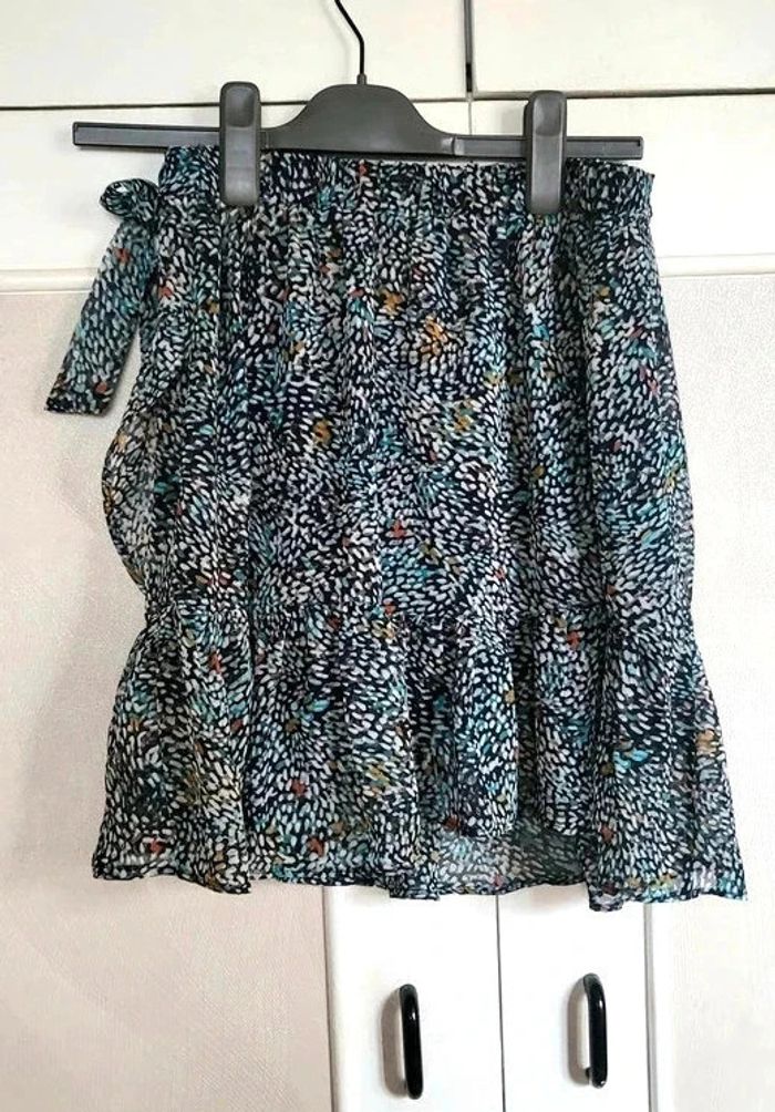 Jupe doublée fleurie Naf Naf Taille 34 - photo numéro 3