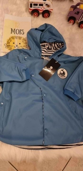 NEUF(non porté) 🏷🥰😍🤩⚘️👍👍👍cire coupe paletot 12 mois + casquette 💙💙🪼🐬🐋🐳⚘️🥰😍🤩