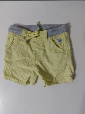 Short jaune et gris "Gémo"