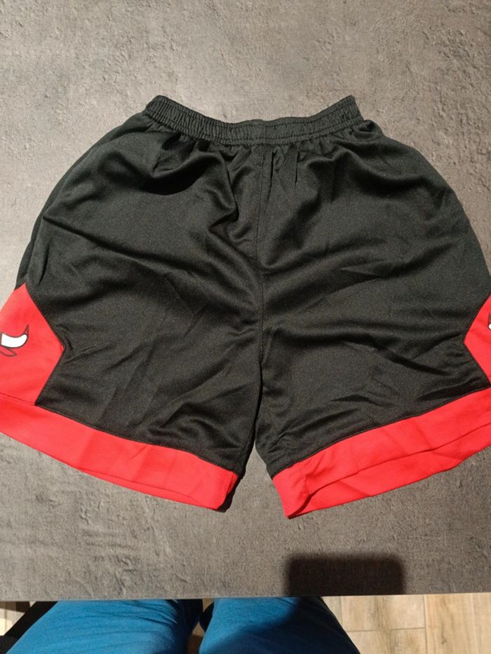 Tenue NBA Chicago Bulls Michael Jordan noir t.26 - photo numéro 3