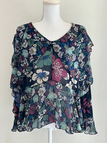 Blouse manches longues à volants taille 42