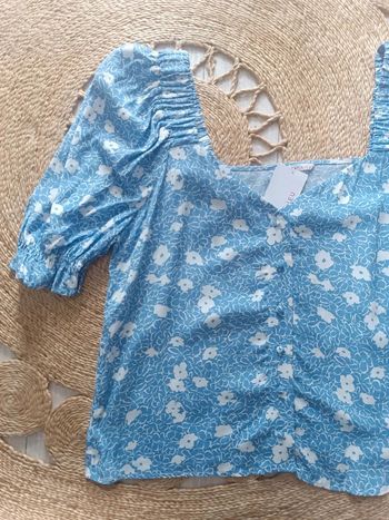 Chemisier blouse d'été bleu motif fleurs blanches Camaïeu Taille L Neuf avec étiquette