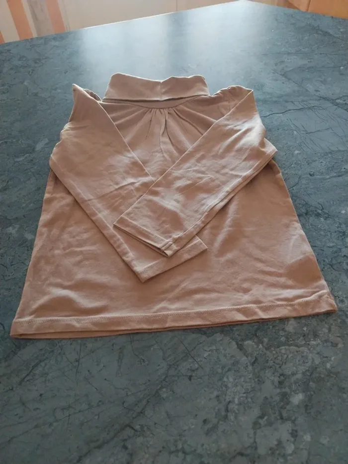 T-shirt col roulé T.6 ans