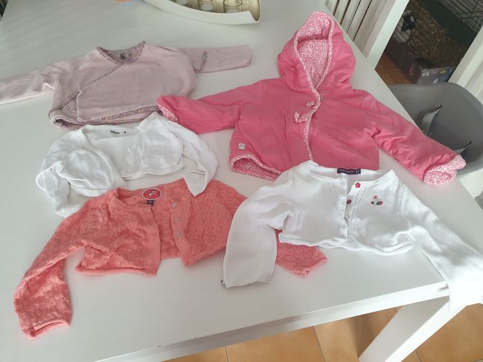 Lot gilets fille 12 mois