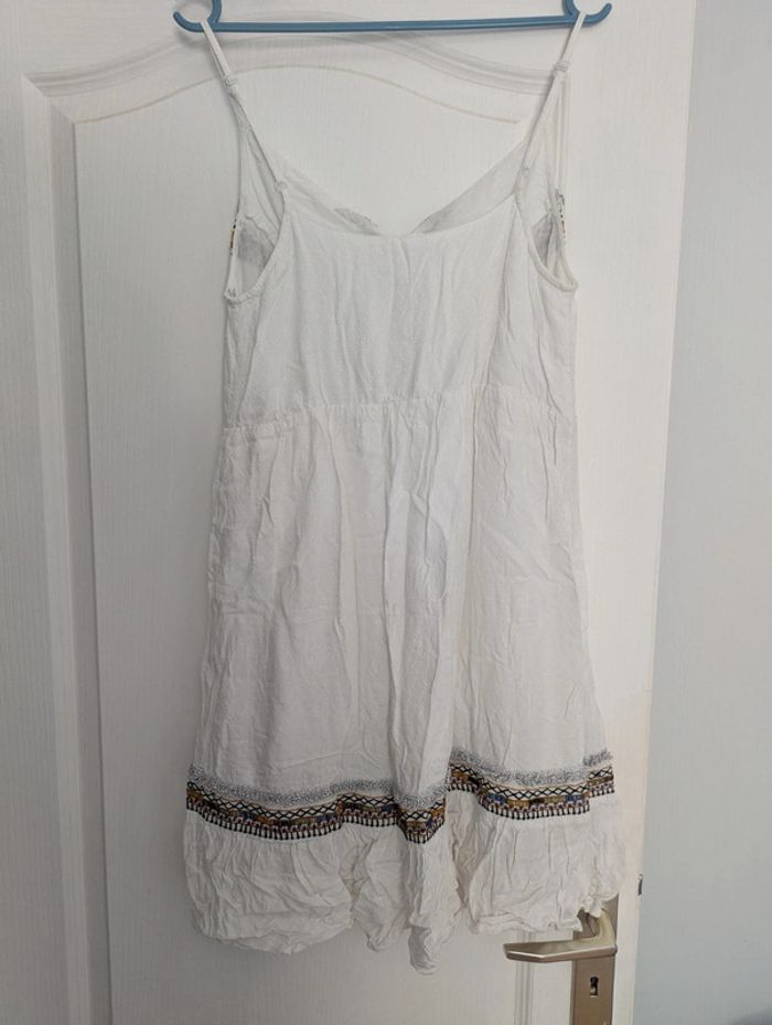 Robe blanche cache cache - photo numéro 3