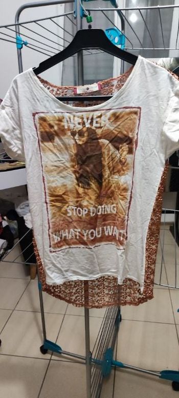 T-shirt cache cache