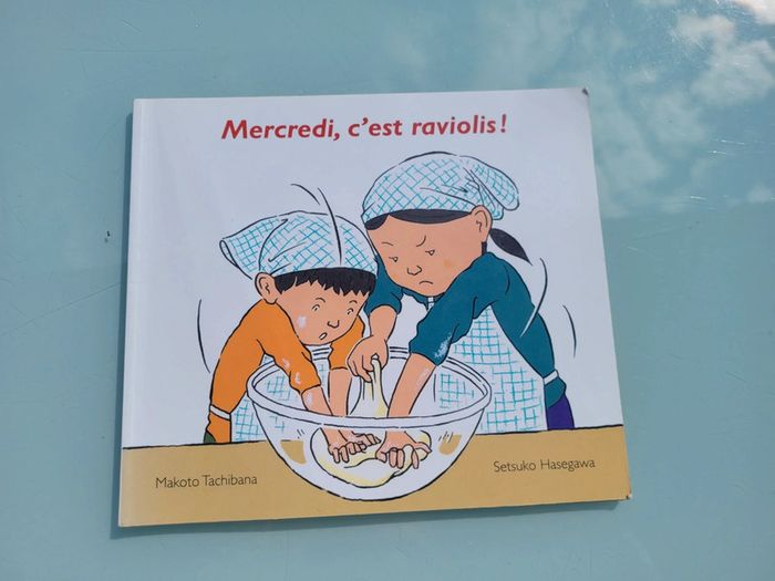 Livre l'école des loisirs, couverture souple, Mercredi, c'est raviolis! 🥟 44 - photo numéro 2
