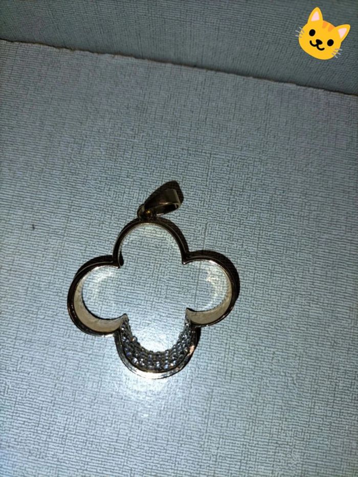 Pendentif fleur brillant