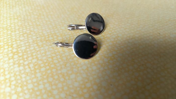 Boucles d'oreille métal argenté disque rond dormeuses - photo numéro 3