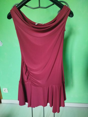 Robe courte à col ample 