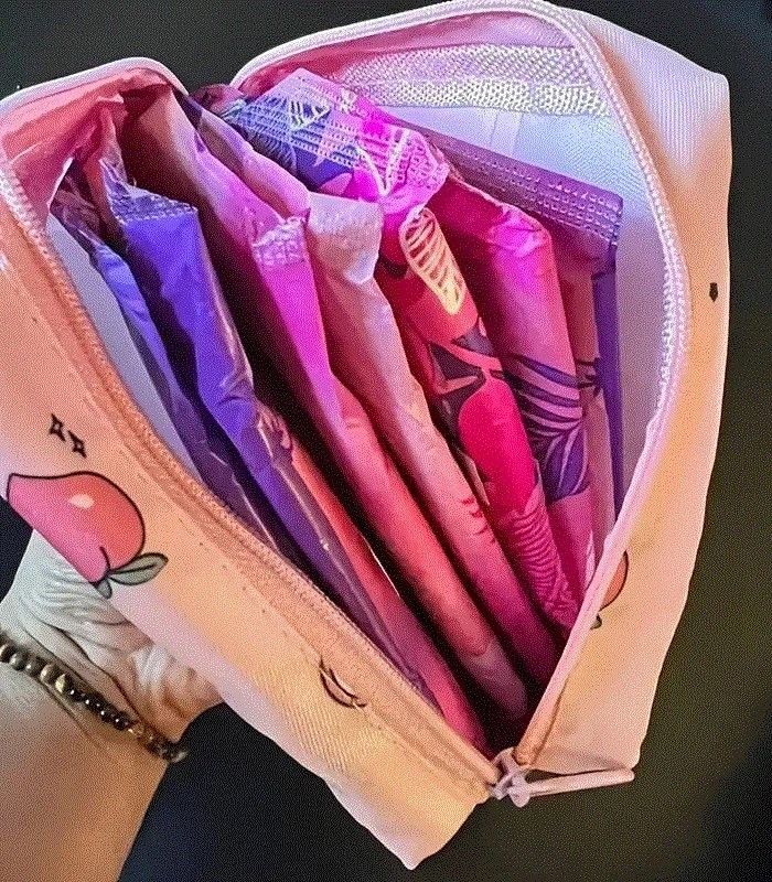 Maxi Étui pour Serviette Hygiénique Kawaii Totalement Neuf