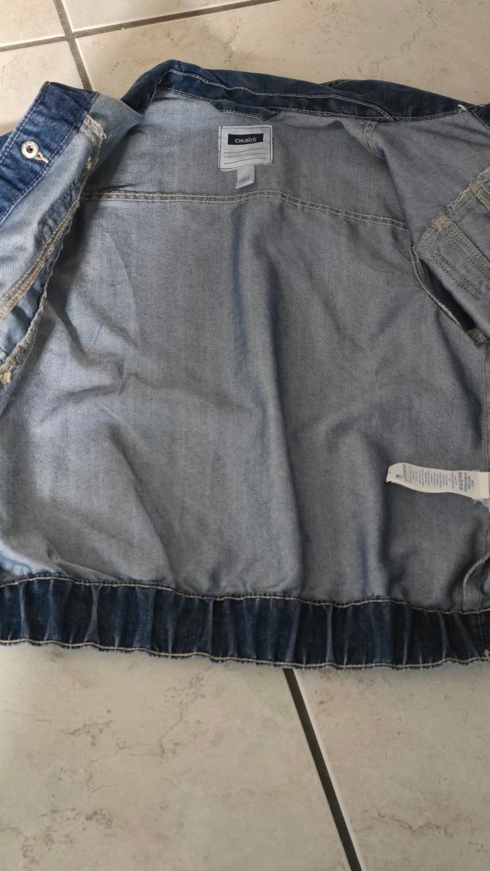 NEUVE !!!(non portée) 🥰🥰🥰👌👌🌸🩷🤩superbe veste en jeans 10 ans fille🤩🩷🌸 - photo numéro 4