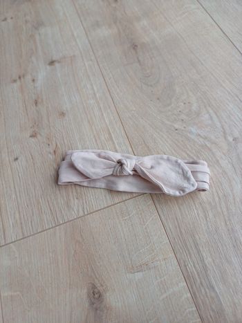 Bandeau noeud beige