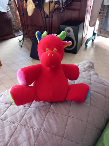 Vache rouge en peluche