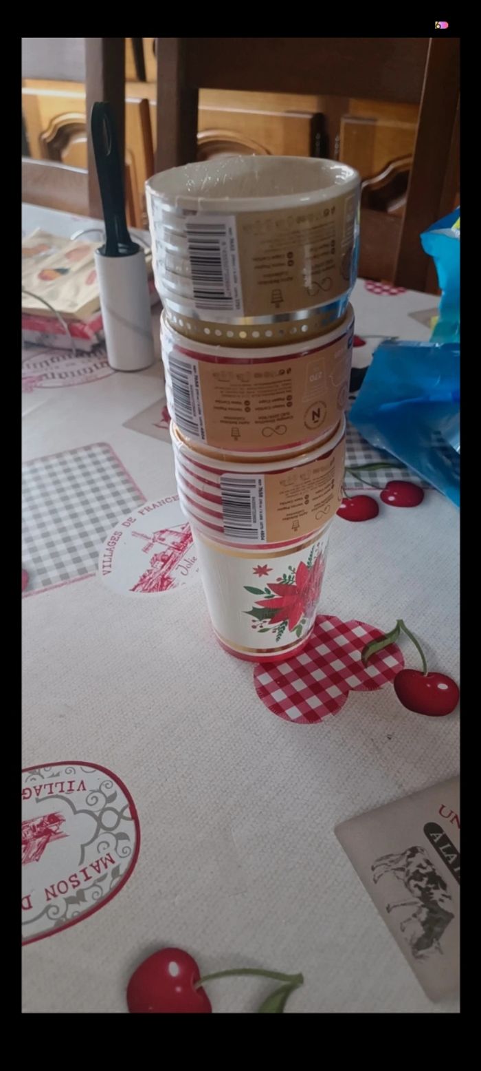 Lot de gobelets en carton